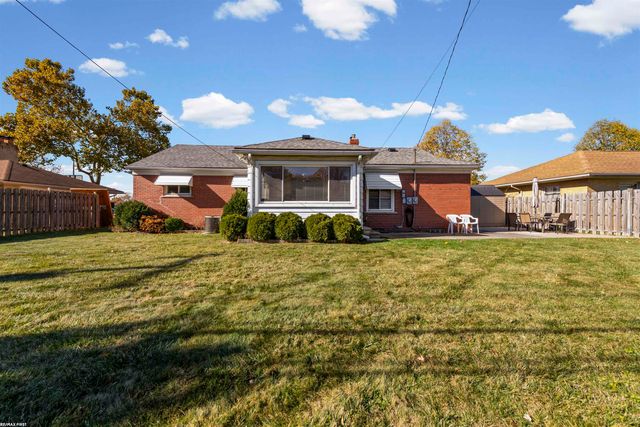 25920 Little Mack Avenue, Saint Clair Shores, MI 48081