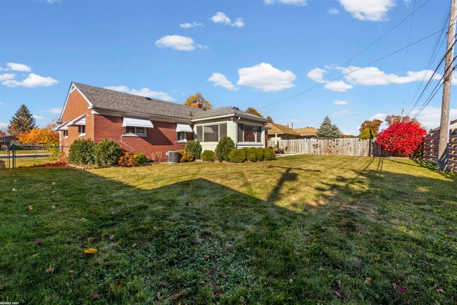 25920 Little Mack Avenue, Saint Clair Shores, MI 48081