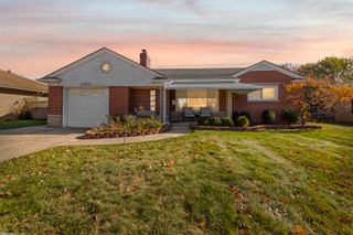 25920 Little Mack Avenue, Saint Clair Shores, MI 48081