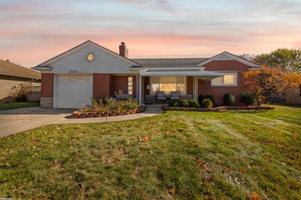 25920 Little Mack Avenue, Saint Clair Shores, MI 48081