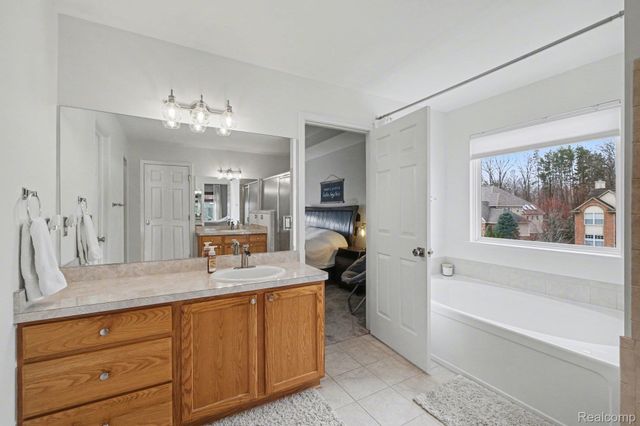 6230 Leighland Drive, Grand Blanc Charter Township, MI 48439