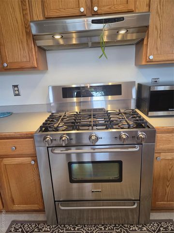 6230 Leighland Drive, Grand Blanc Charter Township, MI 48439