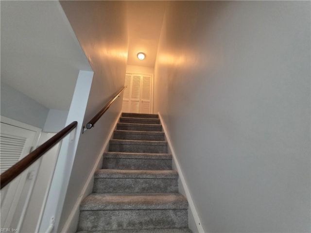 1032 Willow Green DR, Newport News, VA 23602