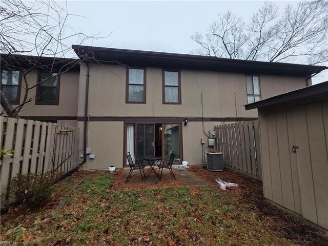 1032 Willow Green DR, Newport News, VA 23602