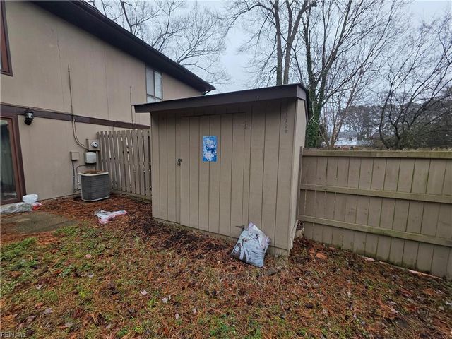 1032 Willow Green DR, Newport News, VA 23602