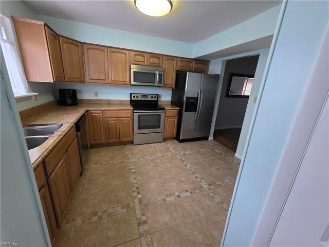 1032 Willow Green DR, Newport News, VA 23602