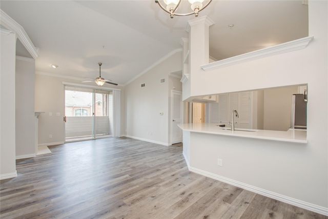 2111 Welch Street A321, Houston, TX 77019