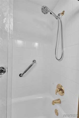 21 Addison Avenue, Amherst, NY 14226