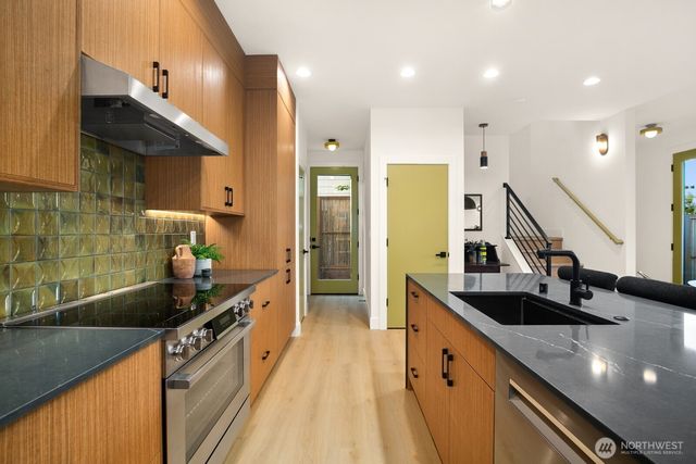 5053 35th Avenue SW, Seattle, WA 98126