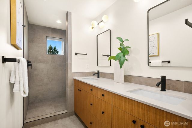5053 35th Avenue SW, Seattle, WA 98126