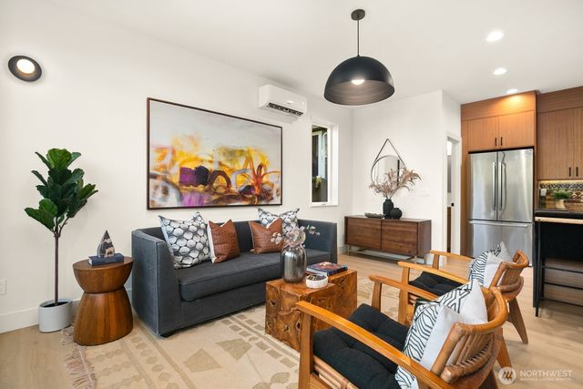5053 35th Avenue SW, Seattle, WA 98126