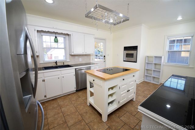 1740 S Yorktown Avenue, Tulsa, OK 74104