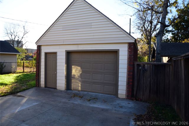 1740 S Yorktown Avenue, Tulsa, OK 74104