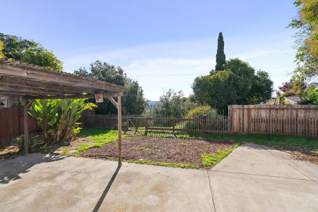 1204 Stirling DR, Rodeo, CA 94572