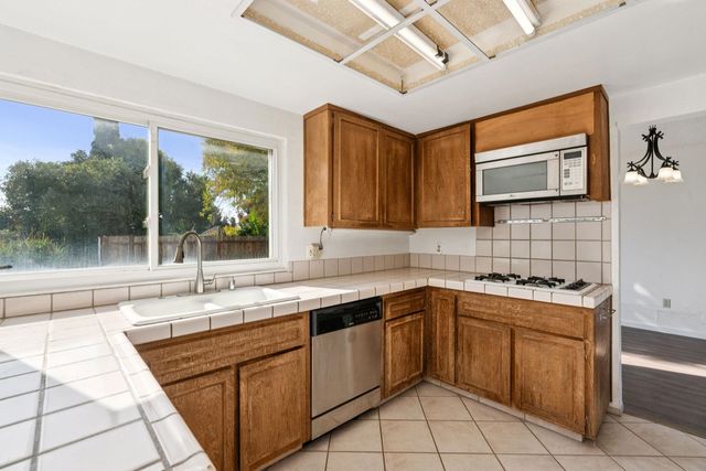 1204 Stirling DR, Rodeo, CA 94572