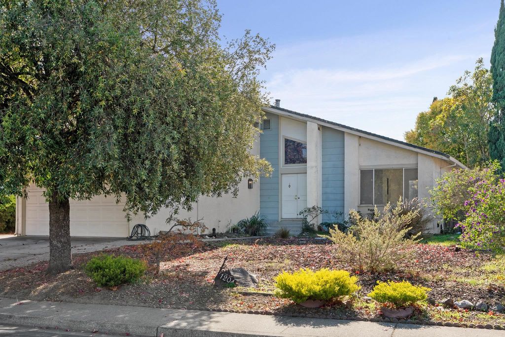 1204 Stirling DR, Rodeo, CA 94572