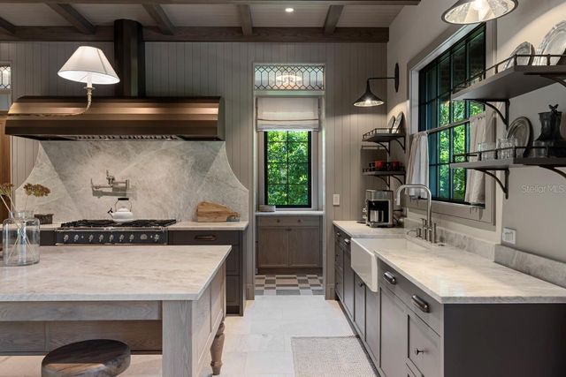 702 VIA BELLA, Winter Park, FL 32789