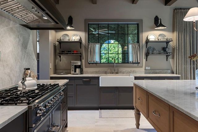 702 VIA BELLA, Winter Park, FL 32789