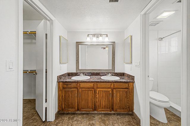 4035 W SURREY Avenue, Phoenix, AZ 85029