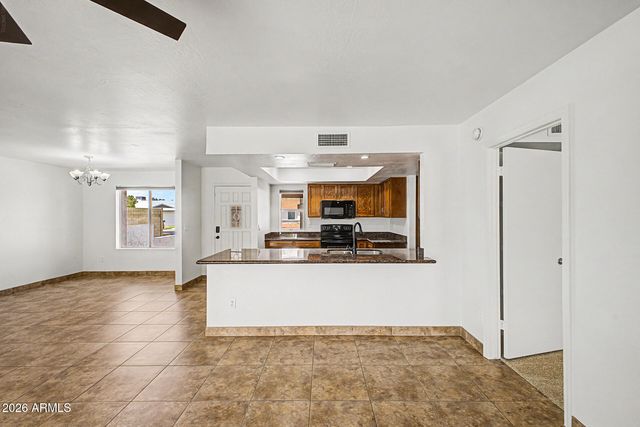 4035 W SURREY Avenue, Phoenix, AZ 85029