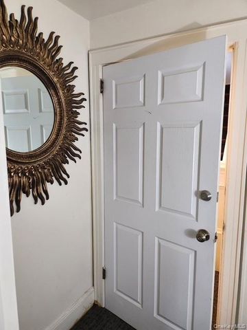 283 Houston Avenue 2nd floor, Mineola, NY 11501