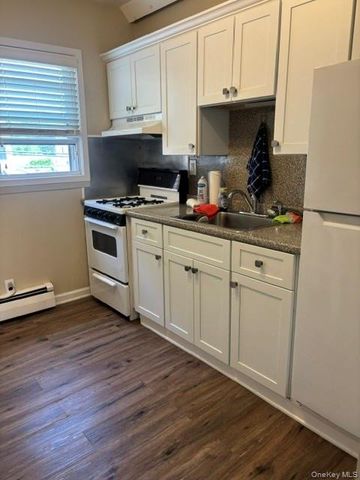 283 Houston Avenue 2nd floor, Mineola, NY 11501