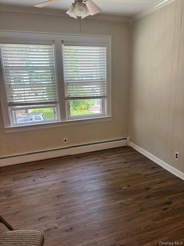 283 Houston Avenue 2nd floor, Mineola, NY 11501