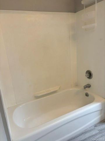 283 Houston Avenue 2nd floor, Mineola, NY 11501