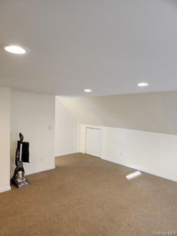 283 Houston Avenue 2nd floor, Mineola, NY 11501