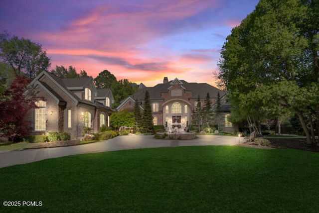 2062 E Walker Lane, Salt Lake City, UT 84117