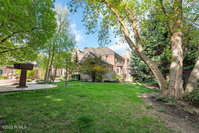 2062 E Walker Lane, Salt Lake City, UT 84117