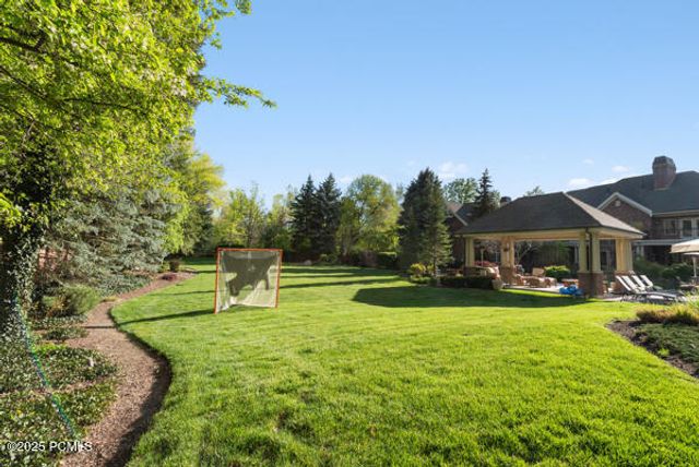 2062 E Walker Lane, Salt Lake City, UT 84117