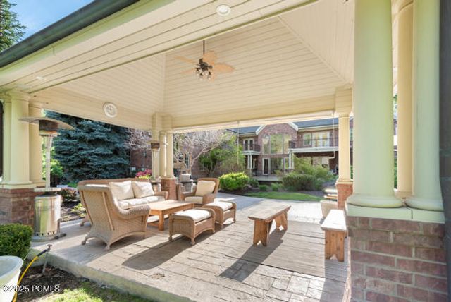 2062 E Walker Lane, Salt Lake City, UT 84117