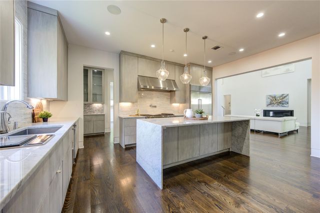 5202 Chesapeake Way, Houston, TX 77056