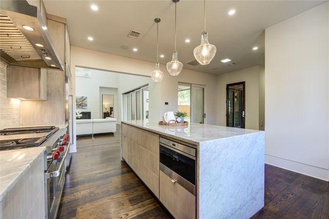 5202 Chesapeake Way, Houston, TX 77056