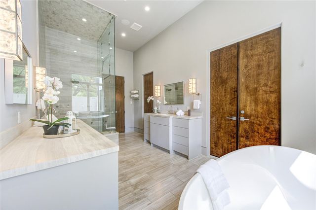5202 Chesapeake Way, Houston, TX 77056