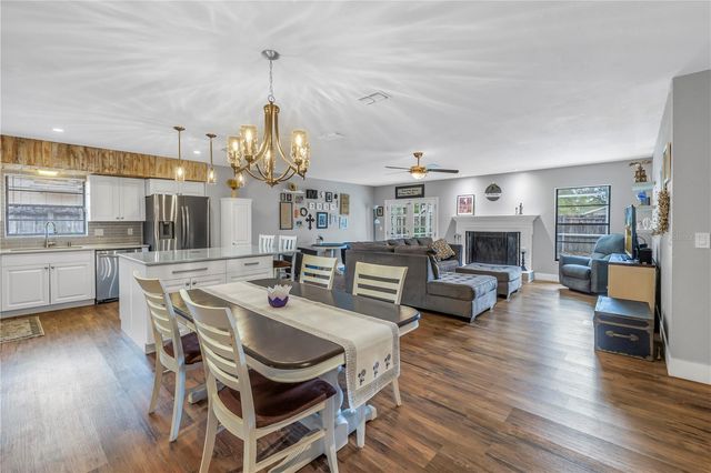 4806 COUNTRY HILLS DRIVE, Tampa, FL 33624