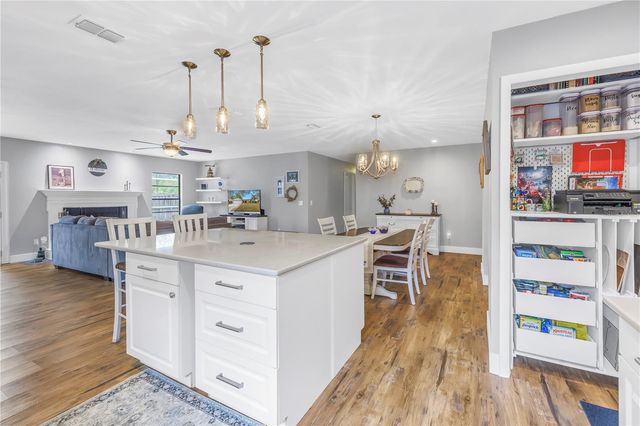 4806 COUNTRY HILLS DRIVE, Tampa, FL 33624