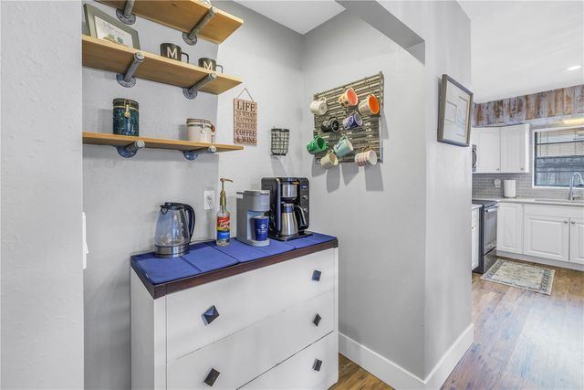 4806 COUNTRY HILLS DRIVE, Tampa, FL 33624