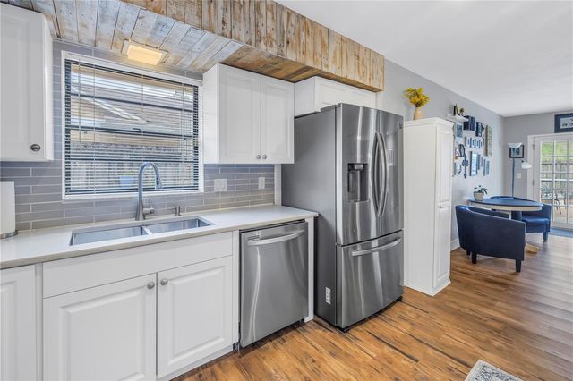 4806 COUNTRY HILLS DRIVE, Tampa, FL 33624