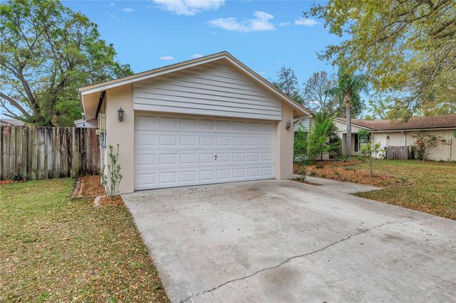 4806 COUNTRY HILLS DRIVE, Tampa, FL 33624