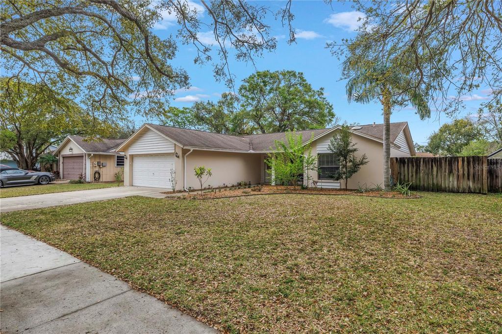 4806 COUNTRY HILLS DRIVE, Tampa, FL 33624