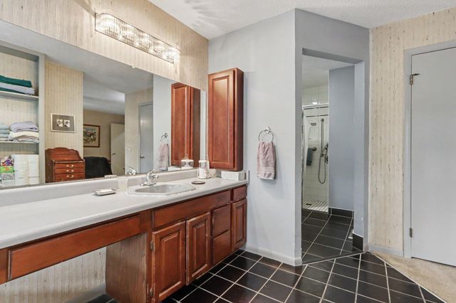9808 Oak Forest Circle, Oshtemo Twp, MI 49009
