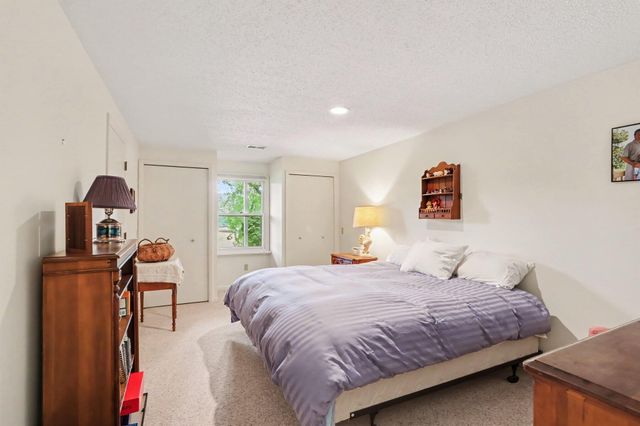 9808 Oak Forest Circle, Oshtemo Twp, MI 49009