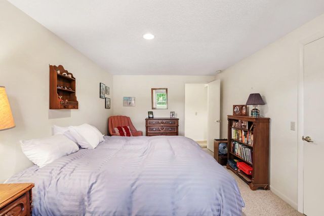 9808 Oak Forest Circle, Oshtemo Twp, MI 49009