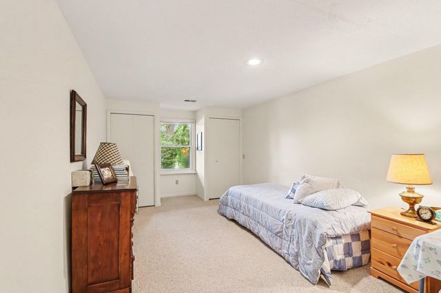 9808 Oak Forest Circle, Oshtemo Twp, MI 49009