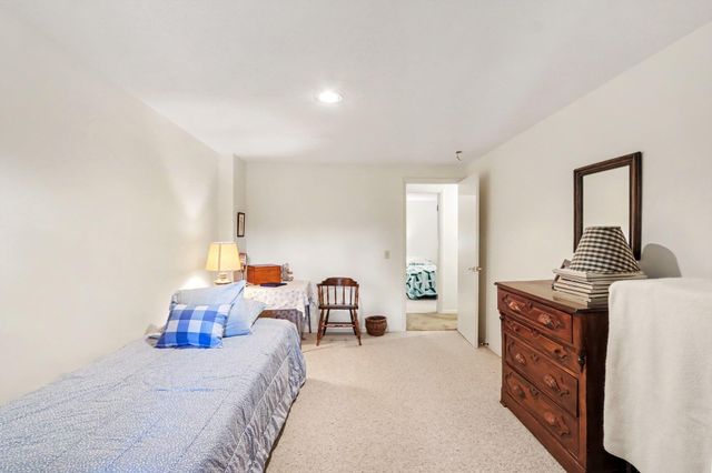 9808 Oak Forest Circle, Oshtemo Twp, MI 49009