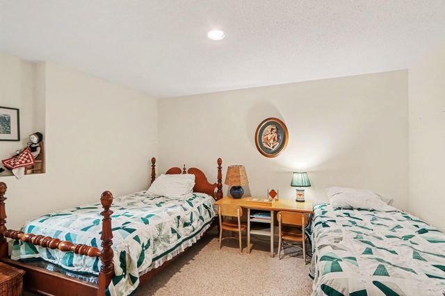 9808 Oak Forest Circle, Oshtemo Twp, MI 49009