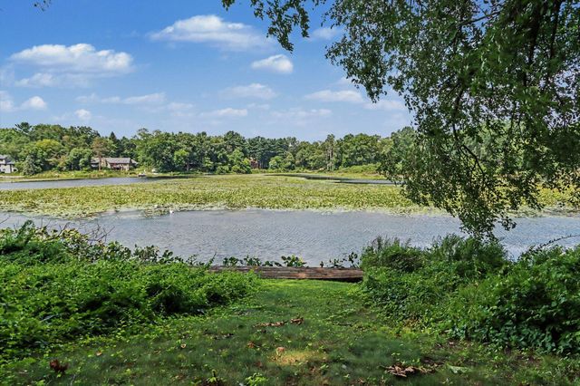 9808 Oak Forest Circle, Oshtemo Twp, MI 49009