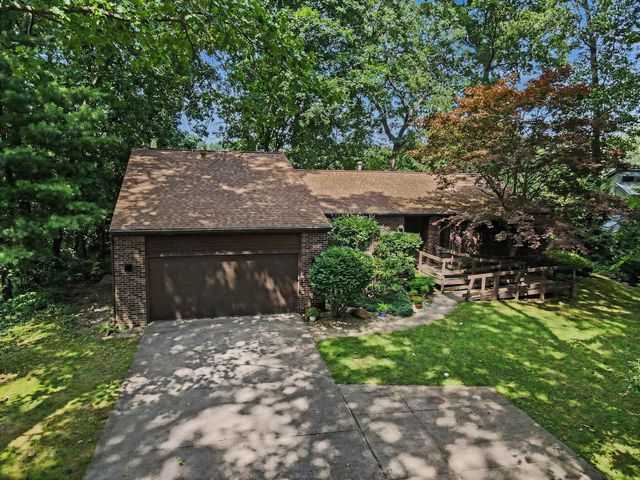 9808 Oak Forest Circle, Oshtemo Twp, MI 49009